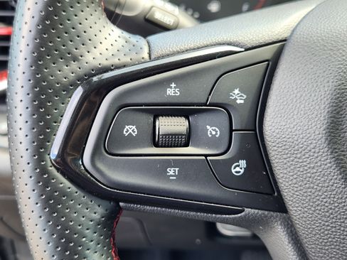 Used 2024 Chevrolet Trax RS w/ Sunroof Package FWD image 22