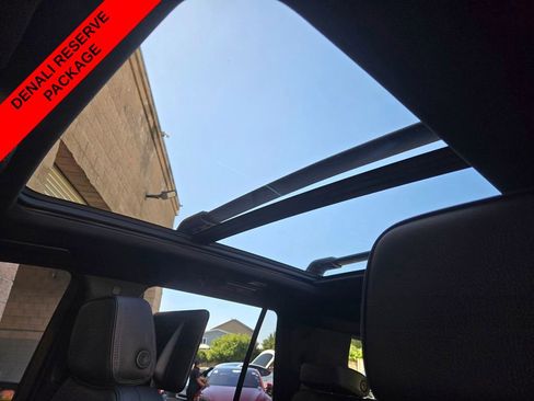 Used 2023 GMC Yukon Denali w/ Denali Reserve Package image 25