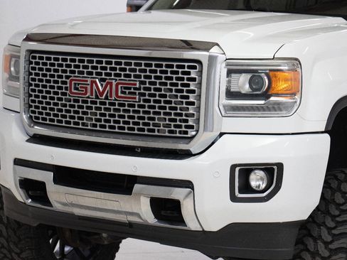 Used 2016 GMC Sierra 2500 Denali w/ Duramax Plus Package image 9