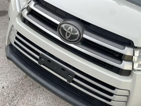 Used 2019 Toyota Highlander XLE image 37