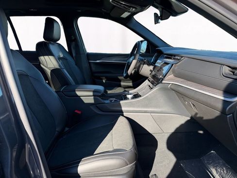 New 2026 Jeep Grand Cherokee Altitude AWD/4WD image 15