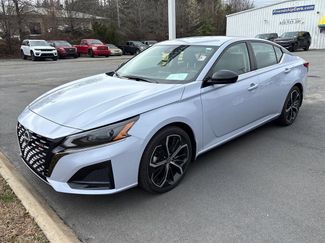 Used 2024 Nissan Altima 2.5 SR video 2