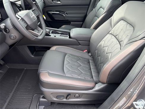 New 2026 Nissan Pathfinder Platinum image 20