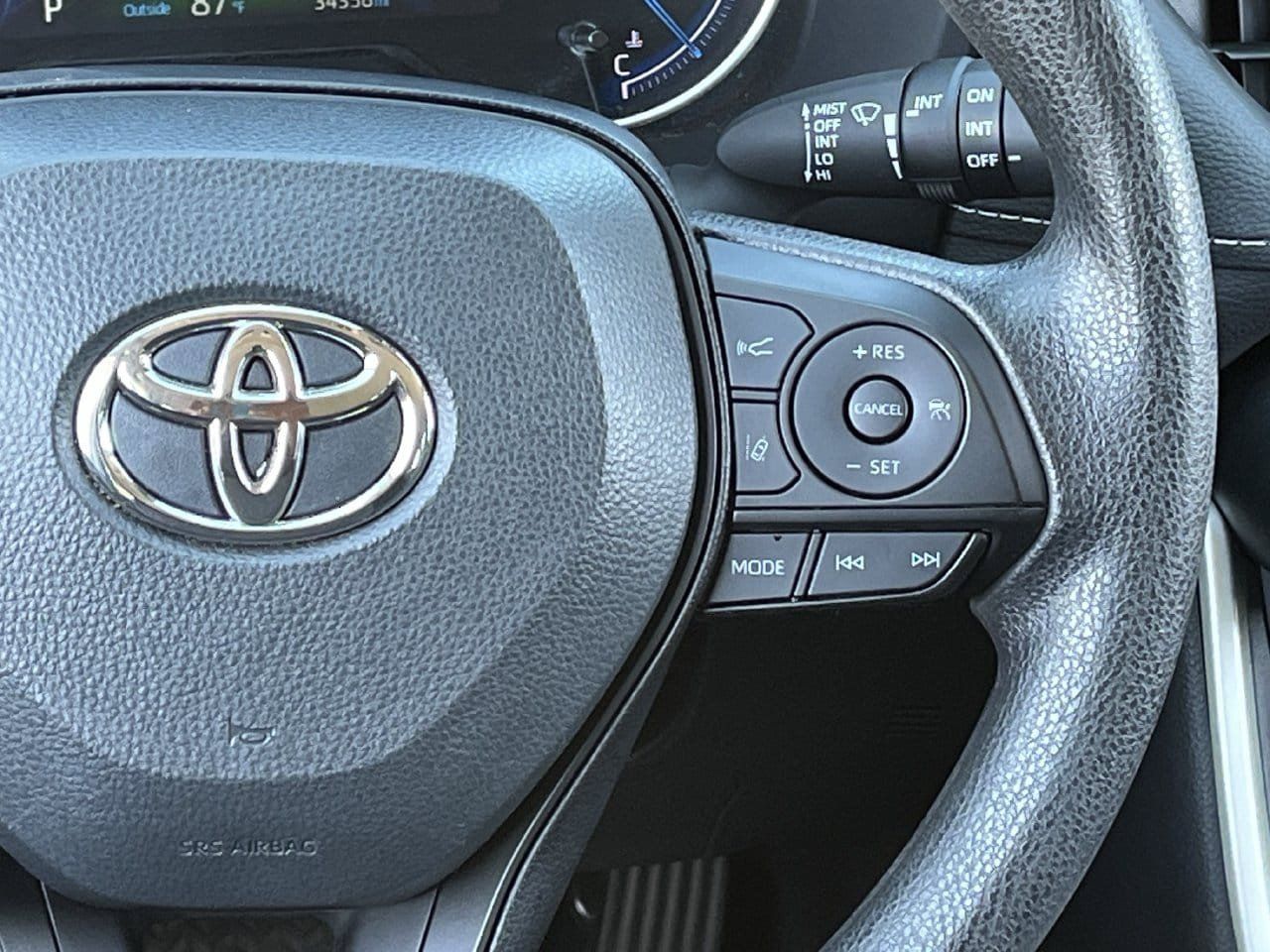 Used 2025 Toyota RAV4 XLE AWD/4WD image 14