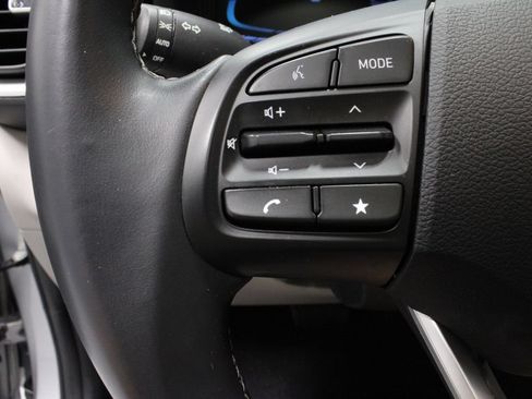 Used 2023 Hyundai Venue SEL FWD image 26