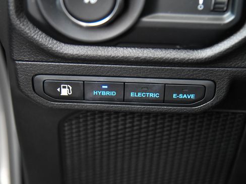 Used 2024 Jeep Wrangler Willys image 36