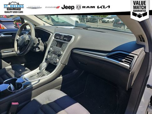 Used 2014 Ford Fusion SE FWD image 21