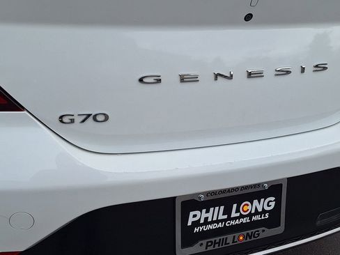 Used 2022 Genesis G70 2.0T RWD image 32