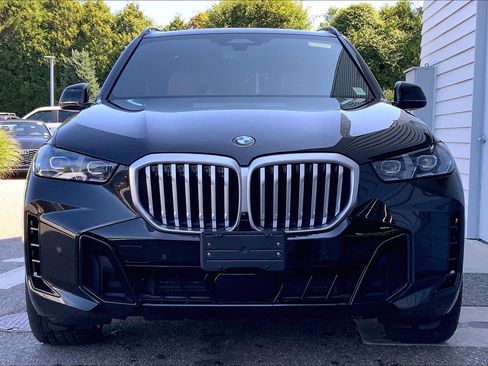 Used 2024 BMW X5 xDrive40i w/ M Sport Package AWD/4WD image 10