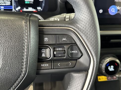 Used 2025 Toyota 4Runner Limited AWD/4WD image 24