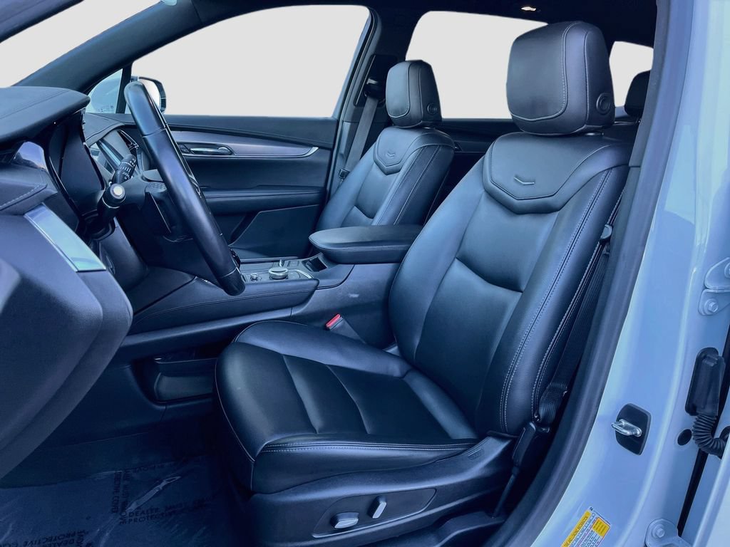 Used 2022 Cadillac XT6 Luxury FWD image 16