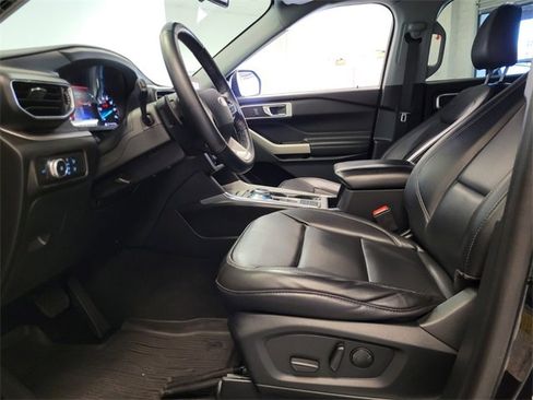 Used 2021 Ford Explorer XLT w/ Equipment Group 202A image 11