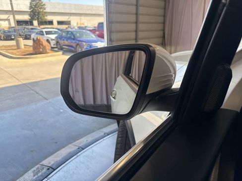 Used 2021 Mercedes-Benz GLE 350 w/ Premium Package image 18