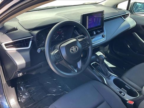 Used 2025 Toyota Corolla LE FWD image 18