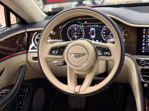 Used 2022 Bentley Flying Spur Plug-In Hybrid image 55