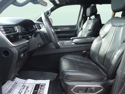 Used 2022 Jeep Wagoneer Series III w/ Premium Group I image 26