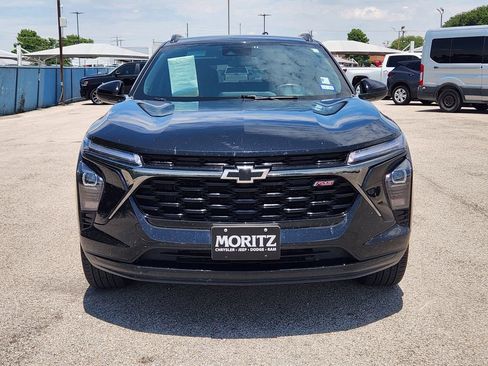 Used 2024 Chevrolet Trax RS FWD image 2