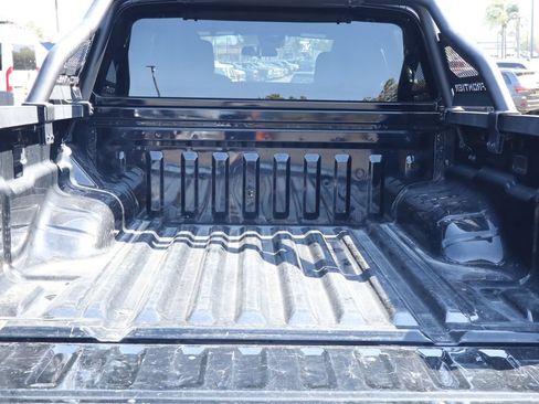 Used 2023 Nissan Frontier SV w/ Midnight Edition Package RWD image 37