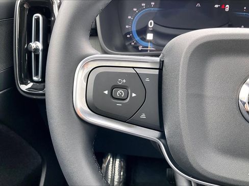 Used 2025 Volvo XC40 B5 Core w/ Protection Package Premier image 21