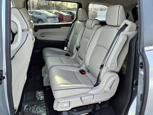 Certified 2025 Honda Odyssey Touring image 7