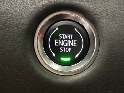 Used 2025 Cadillac Escalade Sport Platinum AWD/4WD image 28
