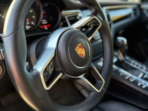 Used 2017 Porsche Macan AWD/4WD image 8