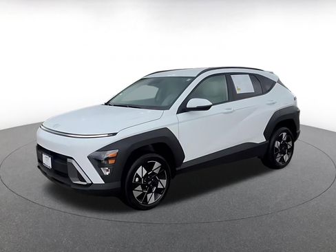 Used 2025 Hyundai Kona SEL image 4