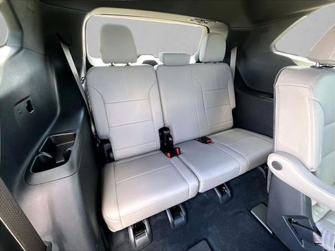 Used 2024 GMC Acadia Elevation w/ Luxury Package FWD image 30