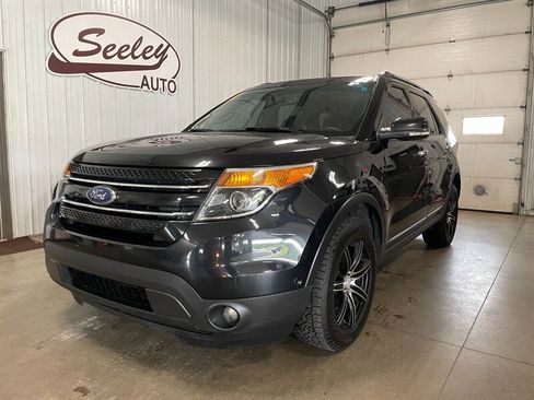 Used 2011 Ford Explorer Limited w/ Technology Pkg AWD/4WD image 2