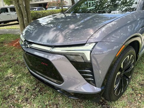 Used 2025 Chevrolet Blazer EV RS AWD/4WD image 9