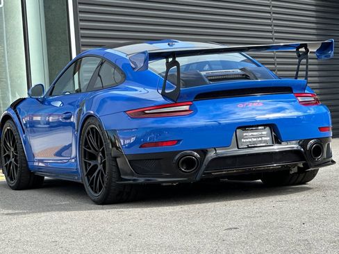 Certified 2019 Porsche 911 GT2 RS RWD image 3