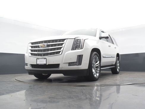 Used 2020 Cadillac Escalade Luxury w/ LPO, Radiant Package AWD/4WD image 50