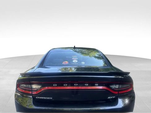 Used 2016 Dodge Charger SXT RWD image 5