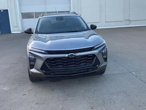 Used 2025 Chevrolet Trax ACTIV w/ Driver Confidence Package image 3