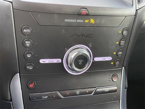 Used 2020 Ford Edge Titanium image 24