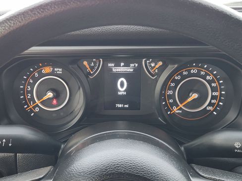 Used 2024 Jeep Wrangler Sport image 17