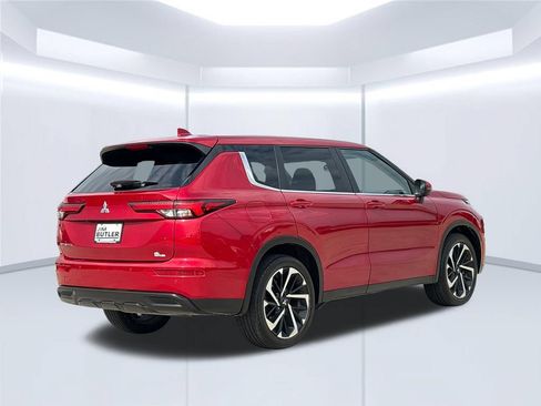 Used 2022 Mitsubishi Outlander ES AWD/4WD image 5