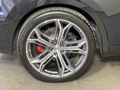 Used 2019 Maserati Levante Trofeo image 11