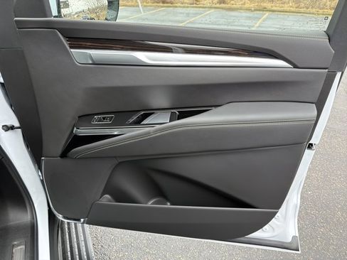 New 2026 Cadillac Escalade ESV Luxury image 38