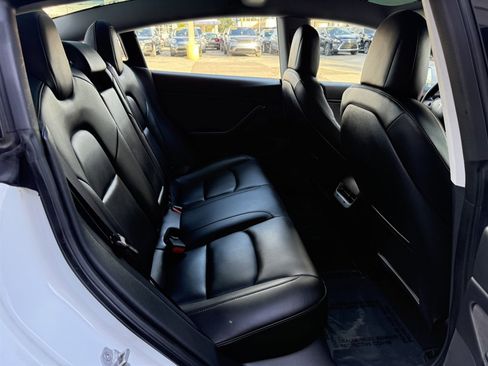Used 2018 Tesla Model 3 Long Range RWD image 17