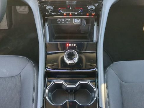 Certified 2023 Jeep Grand Cherokee Laredo image 21