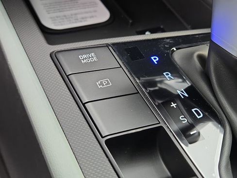 New 2026 Hyundai Elantra Limited FWD image 17