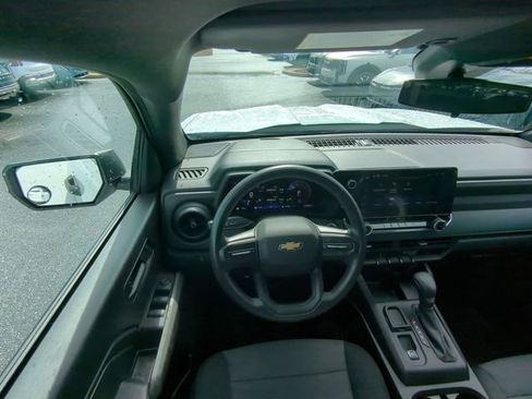 Used 2024 Chevrolet Colorado W/T image 33