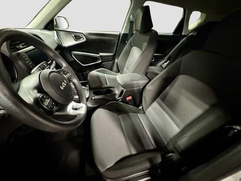 Used 2023 Kia Soul LX w/ LX Technology Package image 20