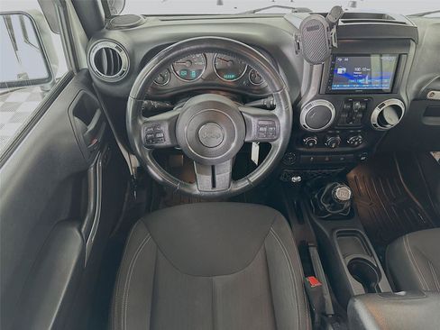 Used 2015 Jeep Wrangler Unlimited Sahara w/ Connectivity Group AWD/4WD image 2