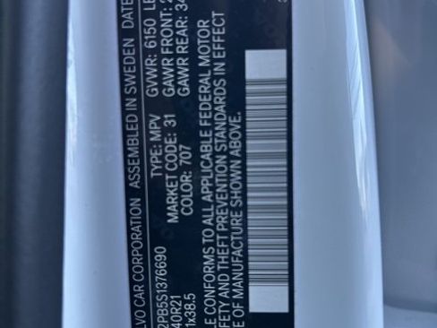 Certified 2025 Volvo XC90 B6 Plus image 28