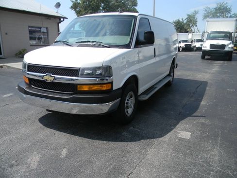 Used 2023 Chevrolet Express 2500 w/ Driver Convenience Package RWD image 2