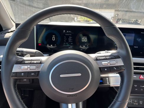 Used 2025 Hyundai Sonata SEL FWD image 25