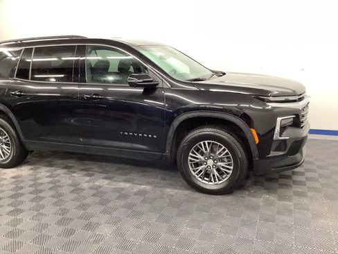 Used 2024 Chevrolet Traverse LT image 22