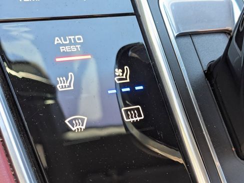 Used 2018 Porsche Panamera 4 image 9